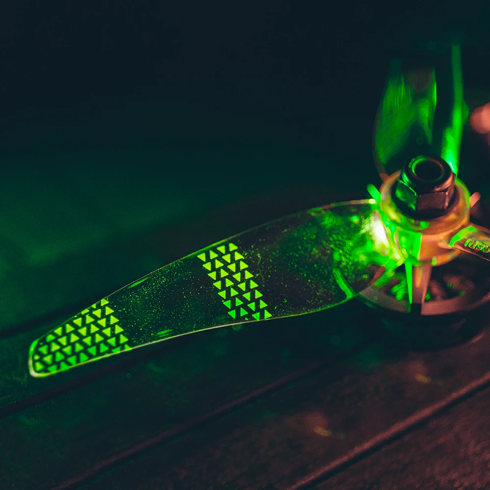 GemFan Moonlight 51466 V2 Tri-Blade LED Propellers - White 3 GemFan Moonlight 51466 V2 Tri-Blade LED Propellers - White - Image 3