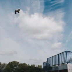 ARRMA 1/8 NOTORIOUS 6S V5 4WD BLX Stunt Truck With Spektrum Firma RTR, Black -Toys Model Store ARA8611V5T1 A09 UB24TRAU